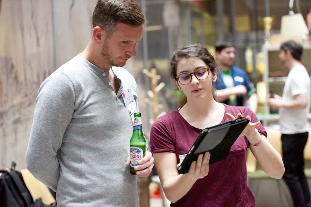  @MillChannel Head of Talent Gareth Gaydon talking to @TeessideUni BA Animation & VFX student  