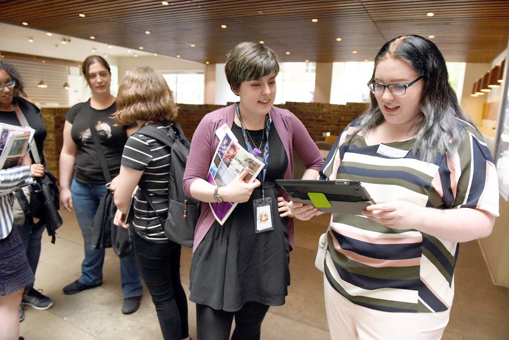  @blue_zoo storyboard artist Catherne Salkeld talking to BA Character Animation student student Lara Tilbury 